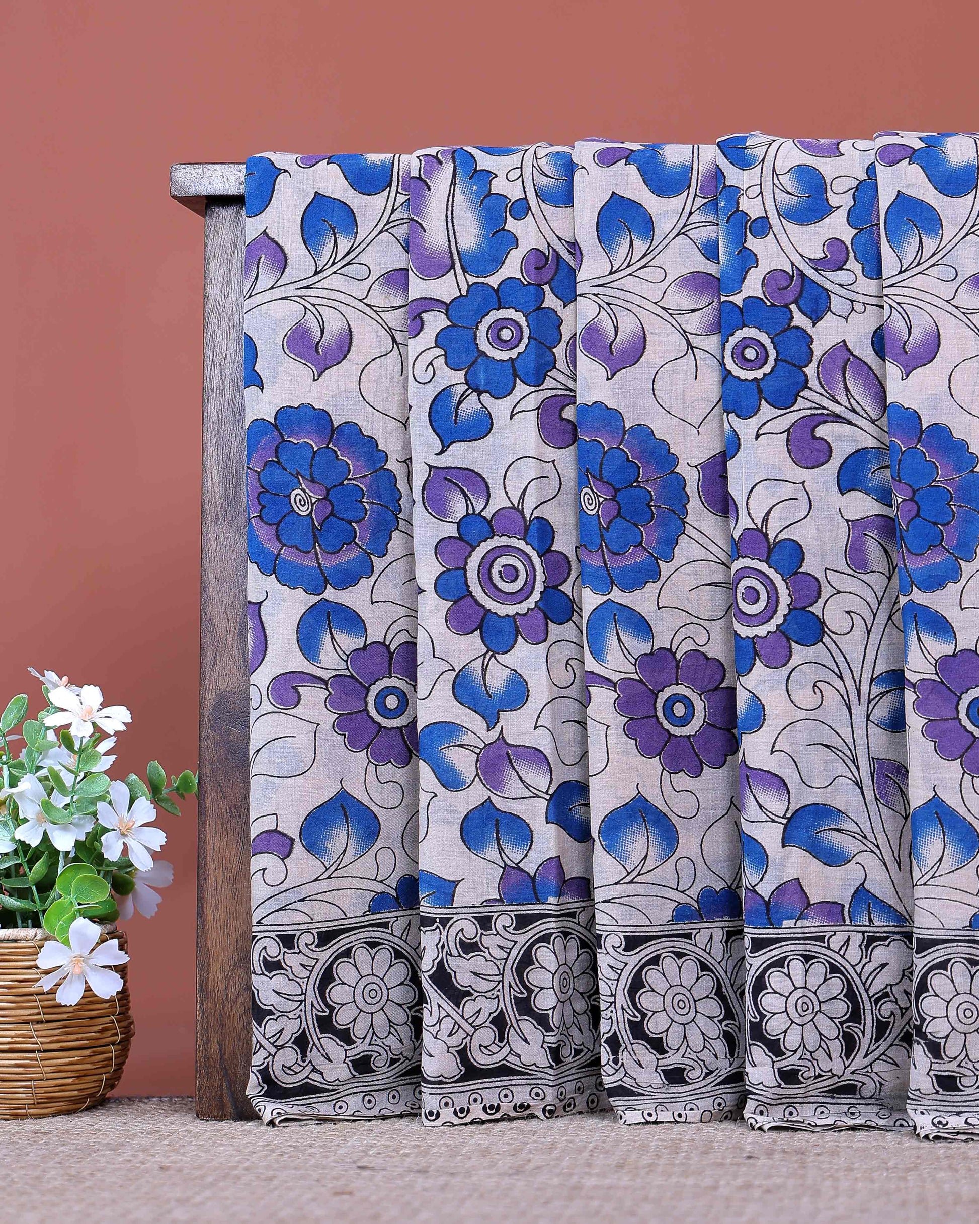 Traditional Handloom Kalamkari Cotton Saree with Floral Motifs - Off White