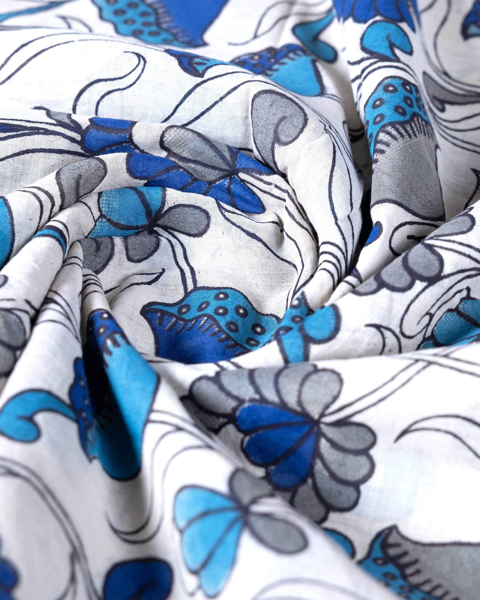 Traditional Handloom Kalamkari Saree with Floral and Peacock Motifs - Off White