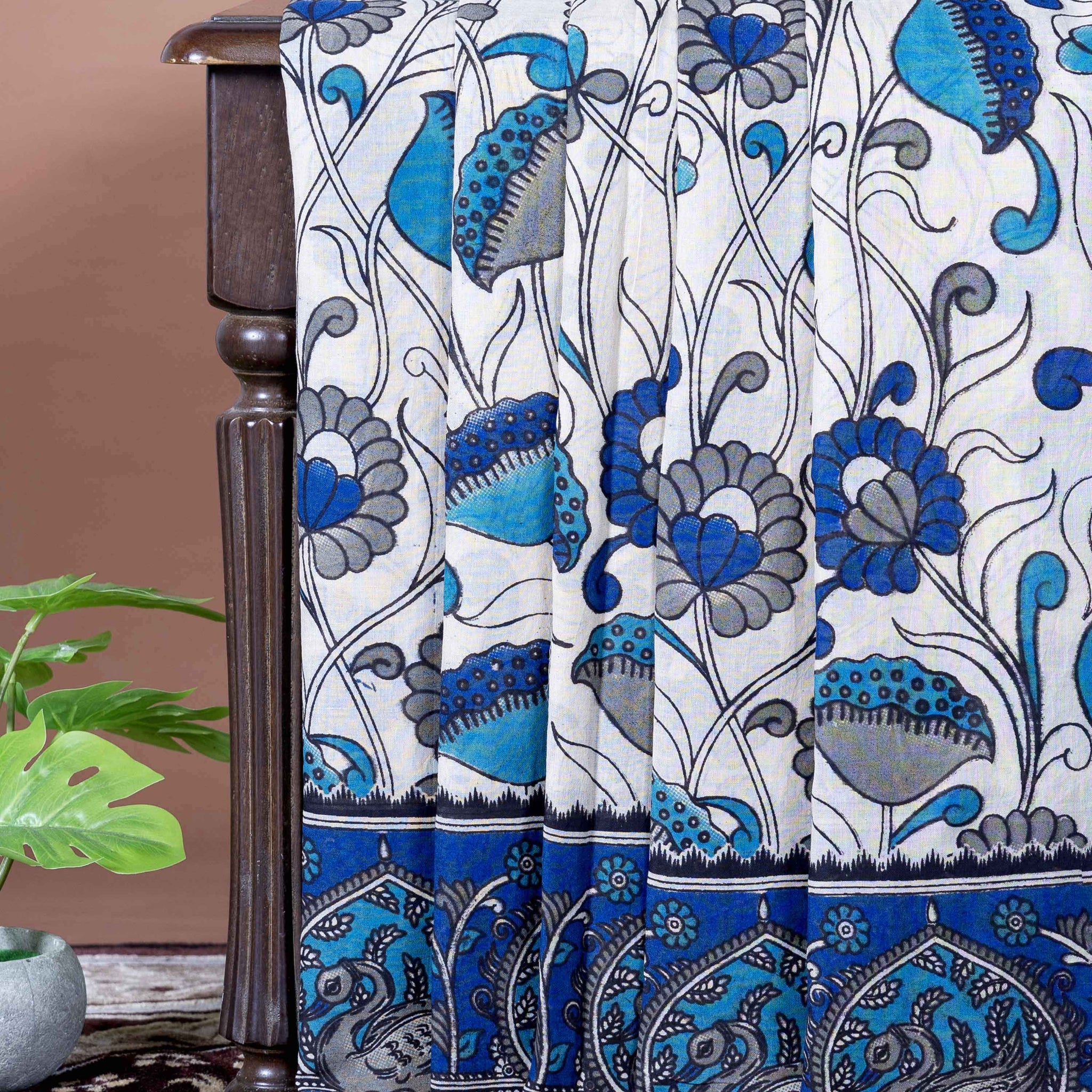 Traditional Handloom Kalamkari Saree with Floral and Peacock Motifs - Off White