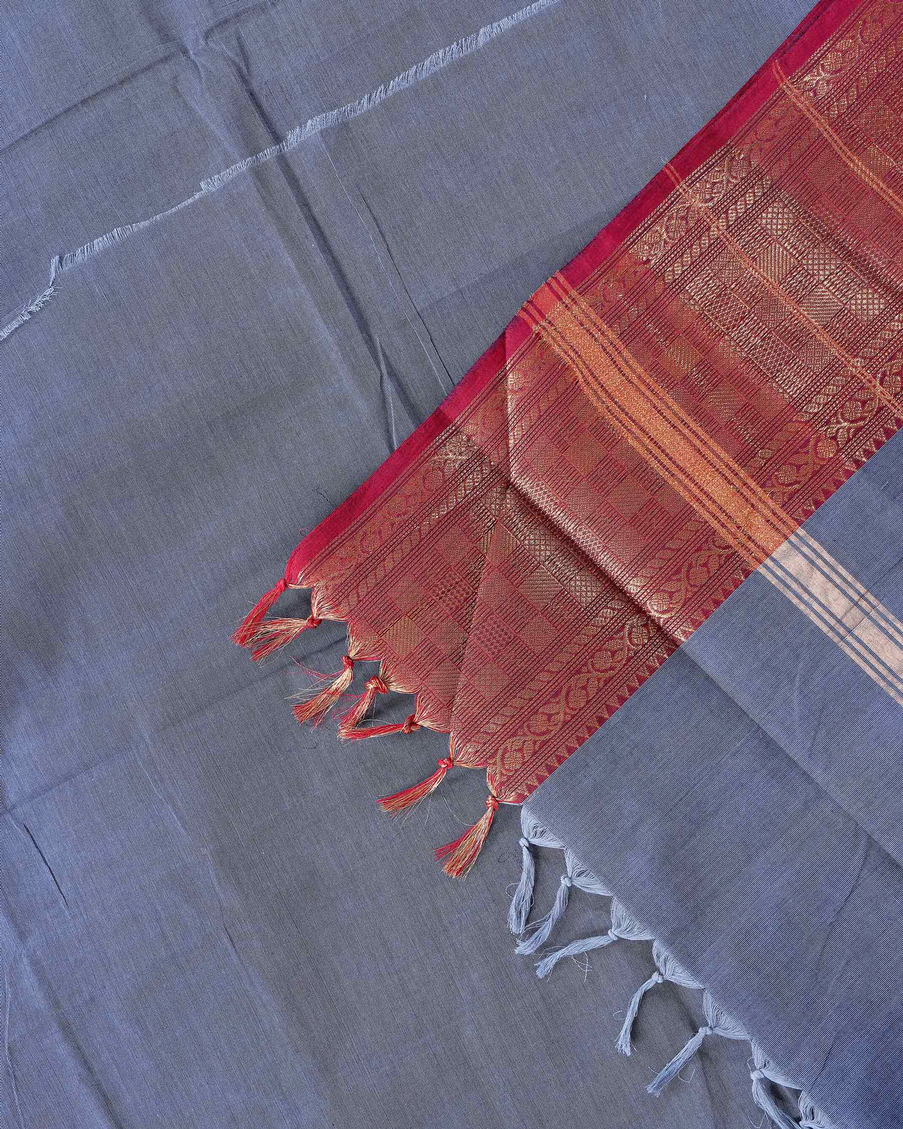 Traditional_Handwoven_Chettinad_Cotton_Saree_with_All_Over_Checks_Ornate_Zari_Border_Detailing_-_Blue