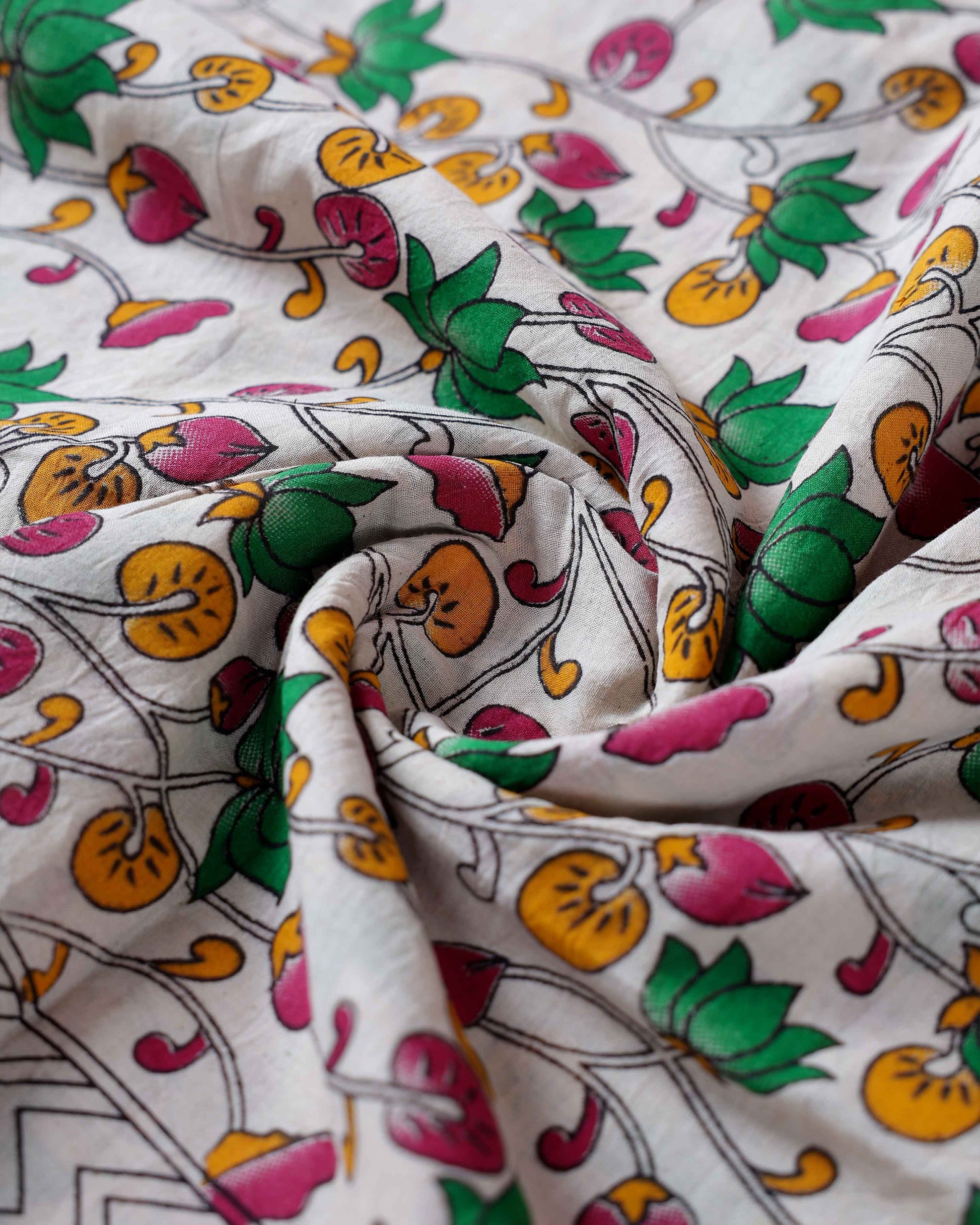 Traditional Kalamkari Hand-Painted Cotton Saree with Intricate Floral Motifs - Close