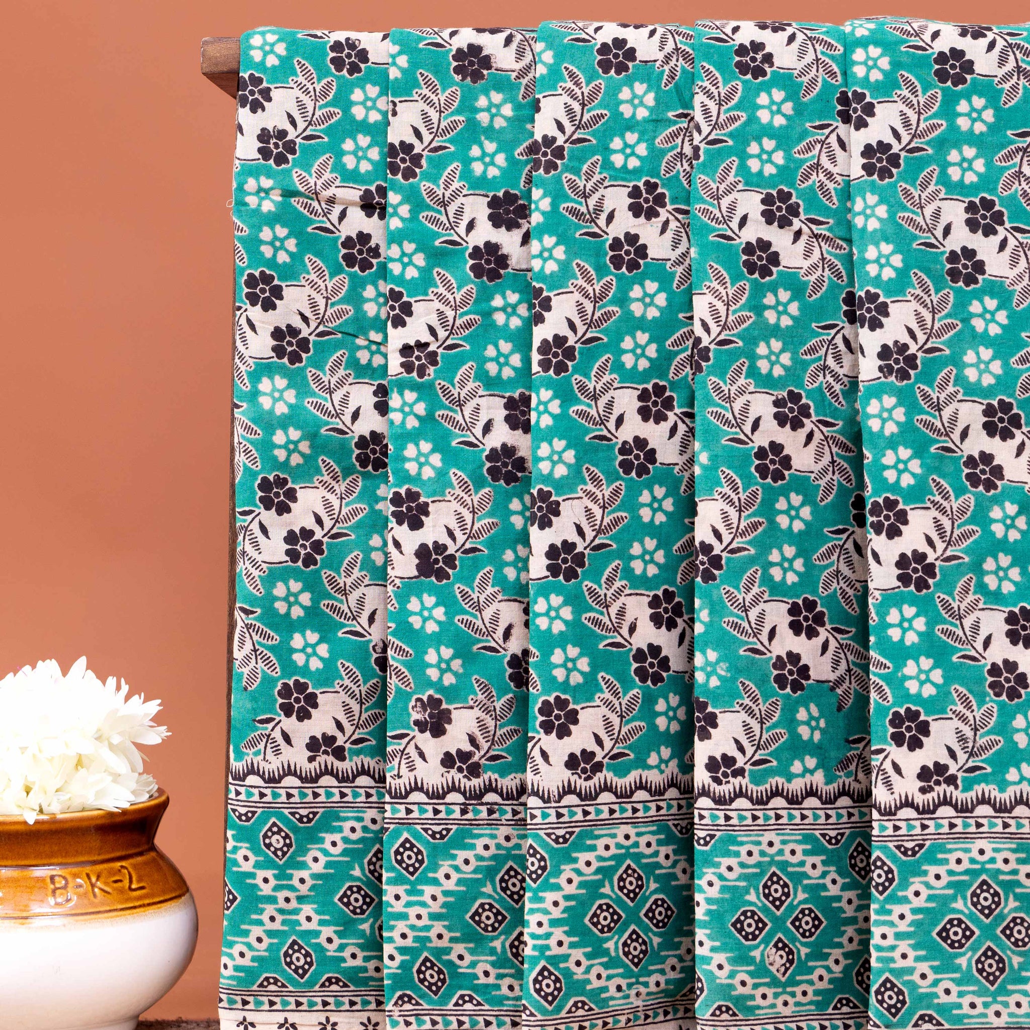 Traditional Kalamkari Handloom Cotton Saree with Detailed Floral Prints - Green