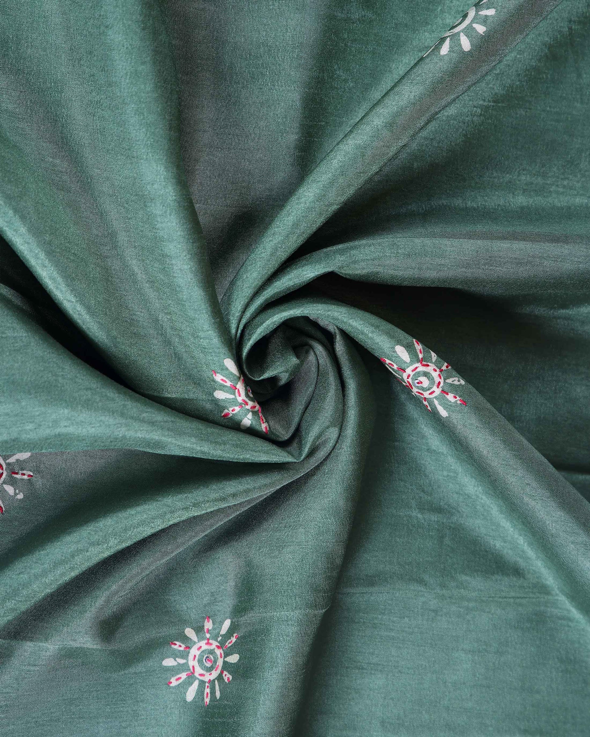 Traditional Kantha Work Saree with Exquisite Hand Embroidery and Ornate Floral Pattern Border - Green-head