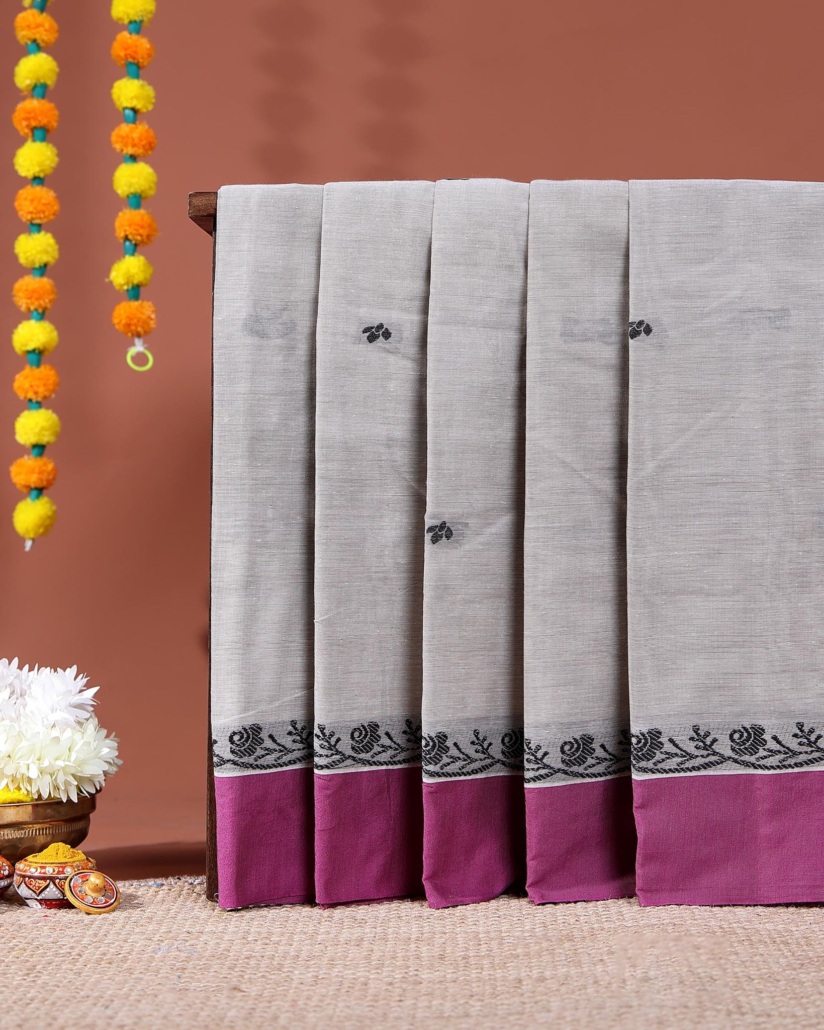 Traditional Kovai Cotton Saree Small Woven Motifs and Contrast Border - Grey