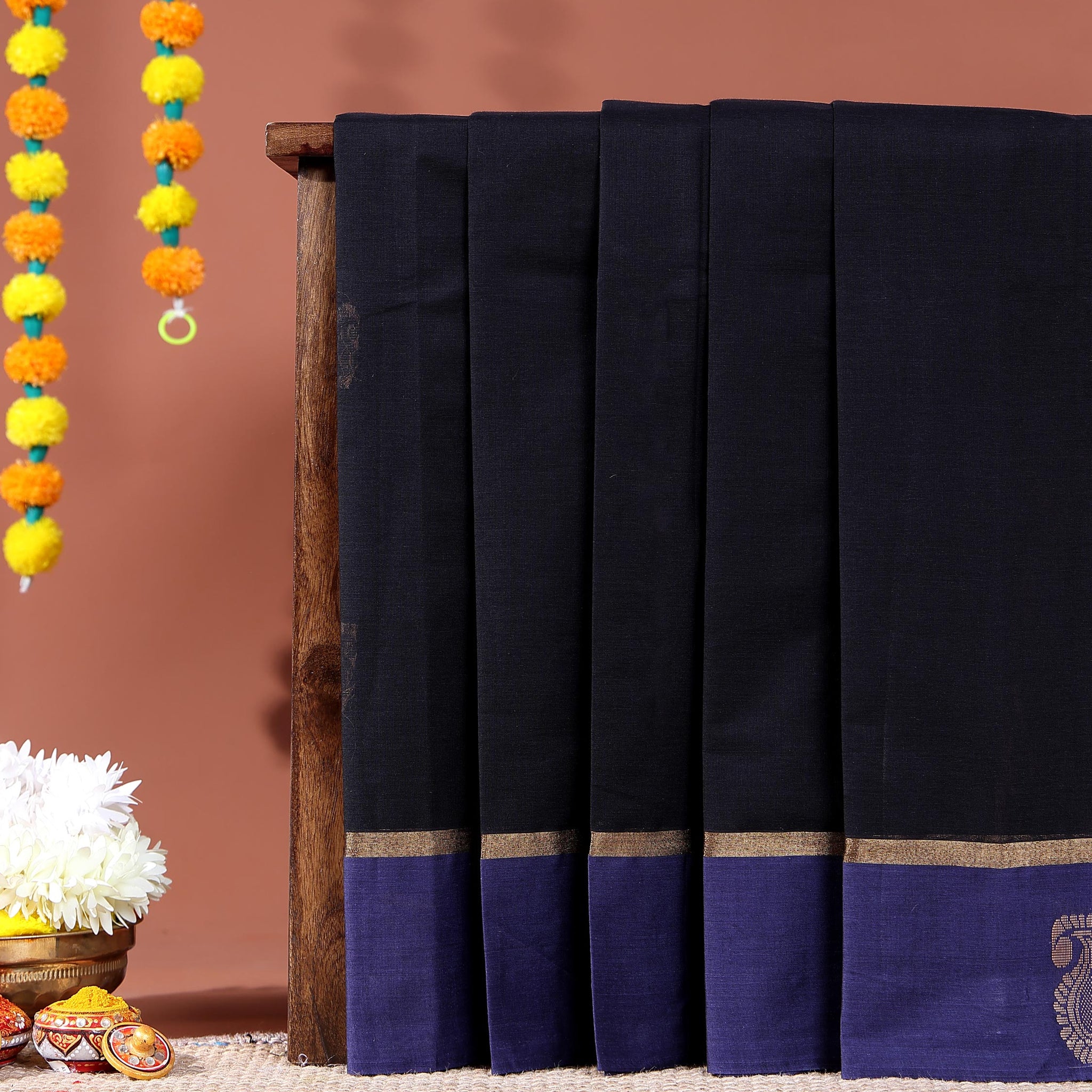 Traditional Kovai Cotton Saree with Contrast Border and Woven Pallu - Black
