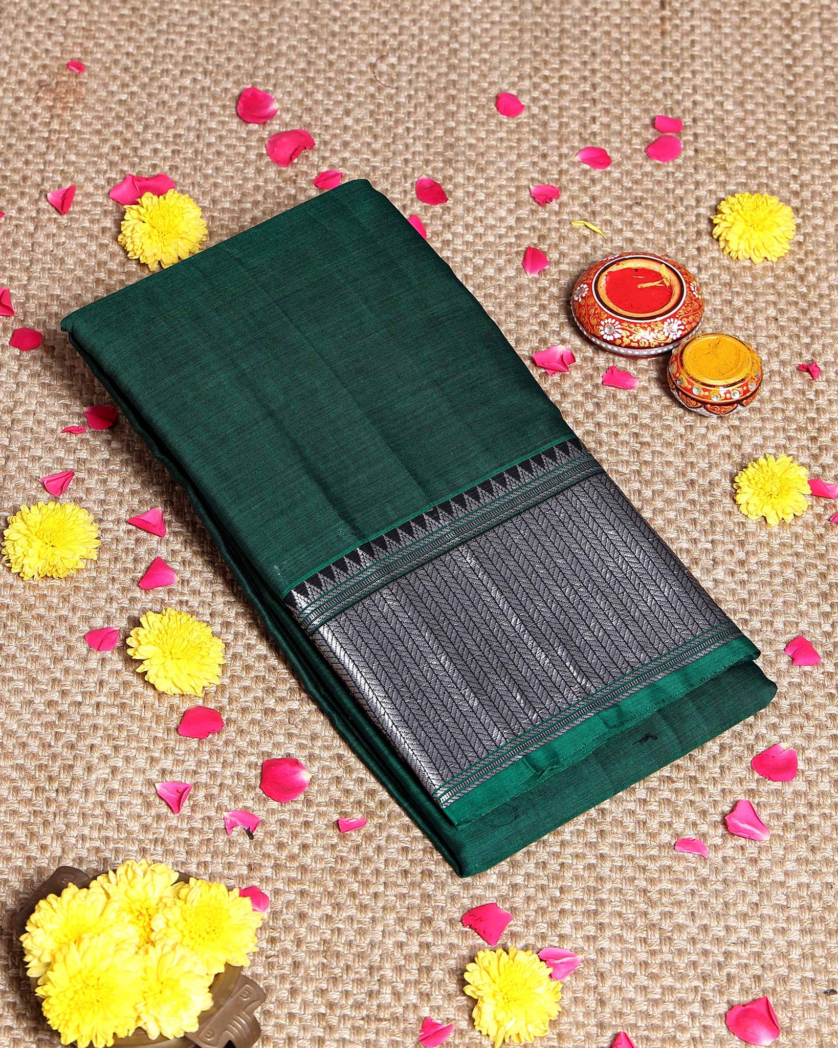 Traditional Narayanpet Handloom Cotton Saree with Traditional Temple-Style Zari Border and Geometric Patterned Pallu - Green