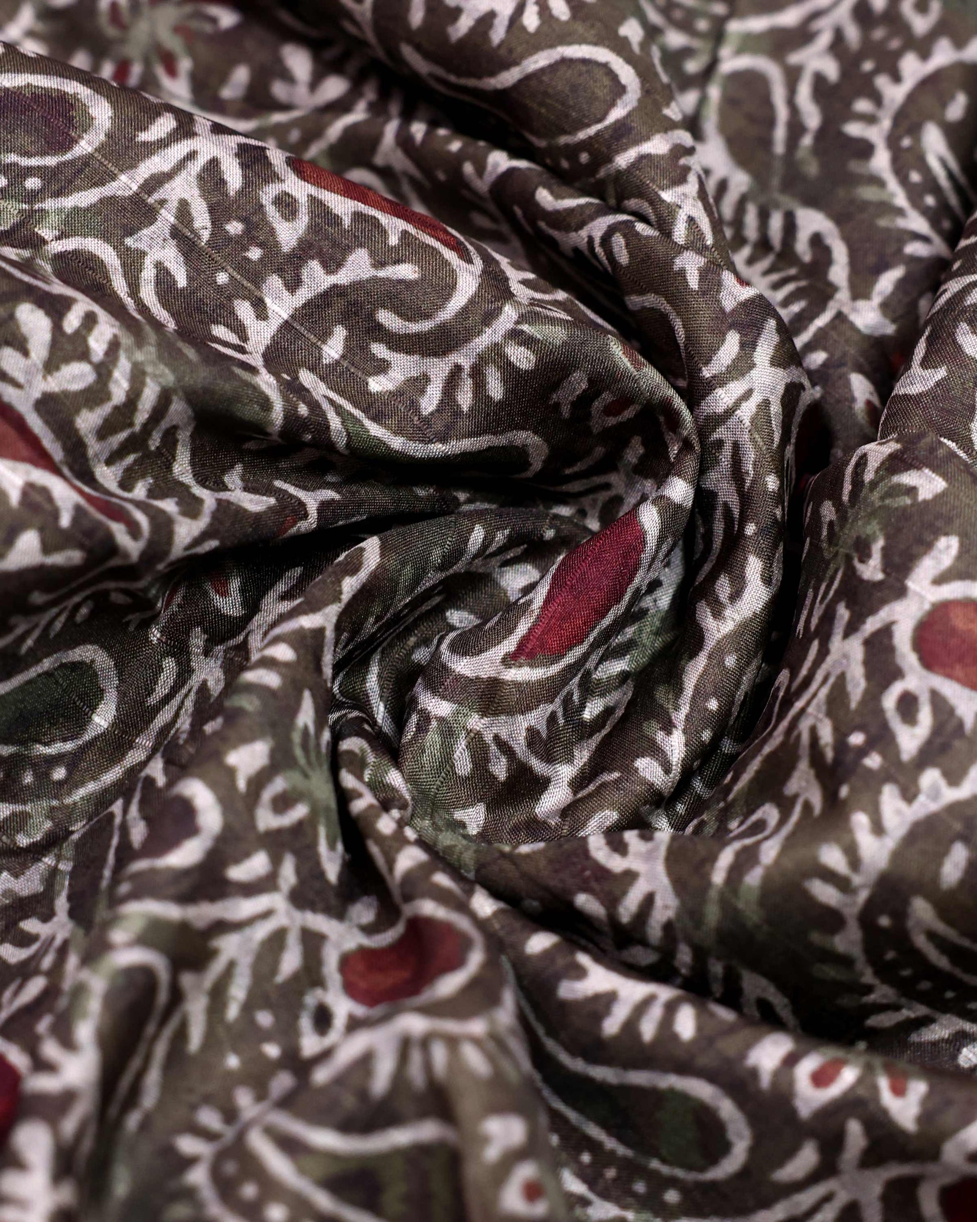 Traditional Semi Tussar Saree with Paisley Inspired Motifs and Geometric Woven Border - Green-Close Up