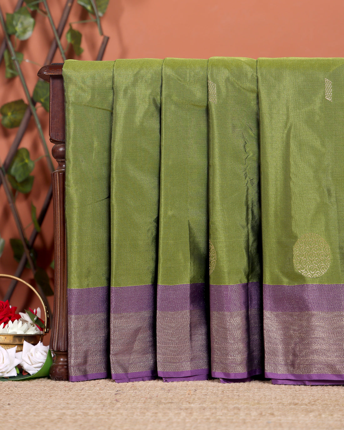 Traditional Silk Saree with Woven Buttas and Contrasting Zari Border - Green