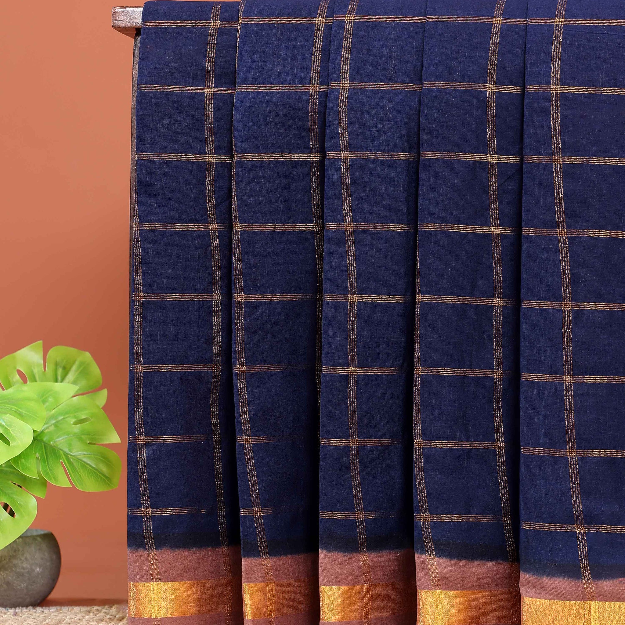 Traditional Sungudi Cotton Handloom Saree with Zari Checked Pattern and Contrast Border - Navy Blue