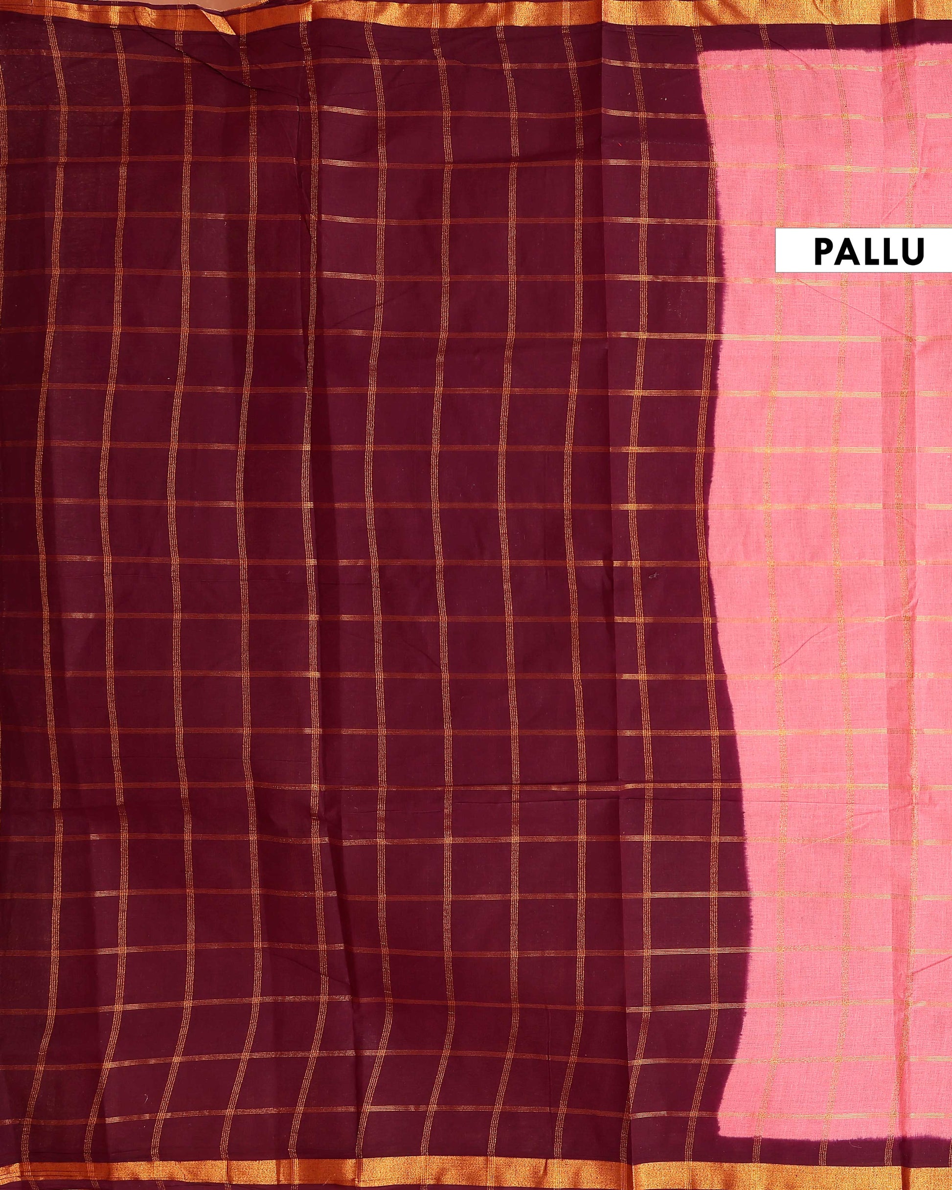 Traditional Sungudi Cotton Handloom Saree with Zari Checked Pattern and Contrast Border - Peach