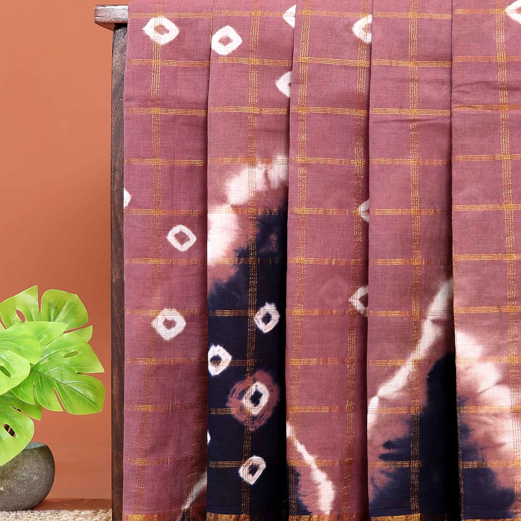 Traditional Sungudi Cotton Saree with Check Pattern and Bandhani Dots  - Onion Pink