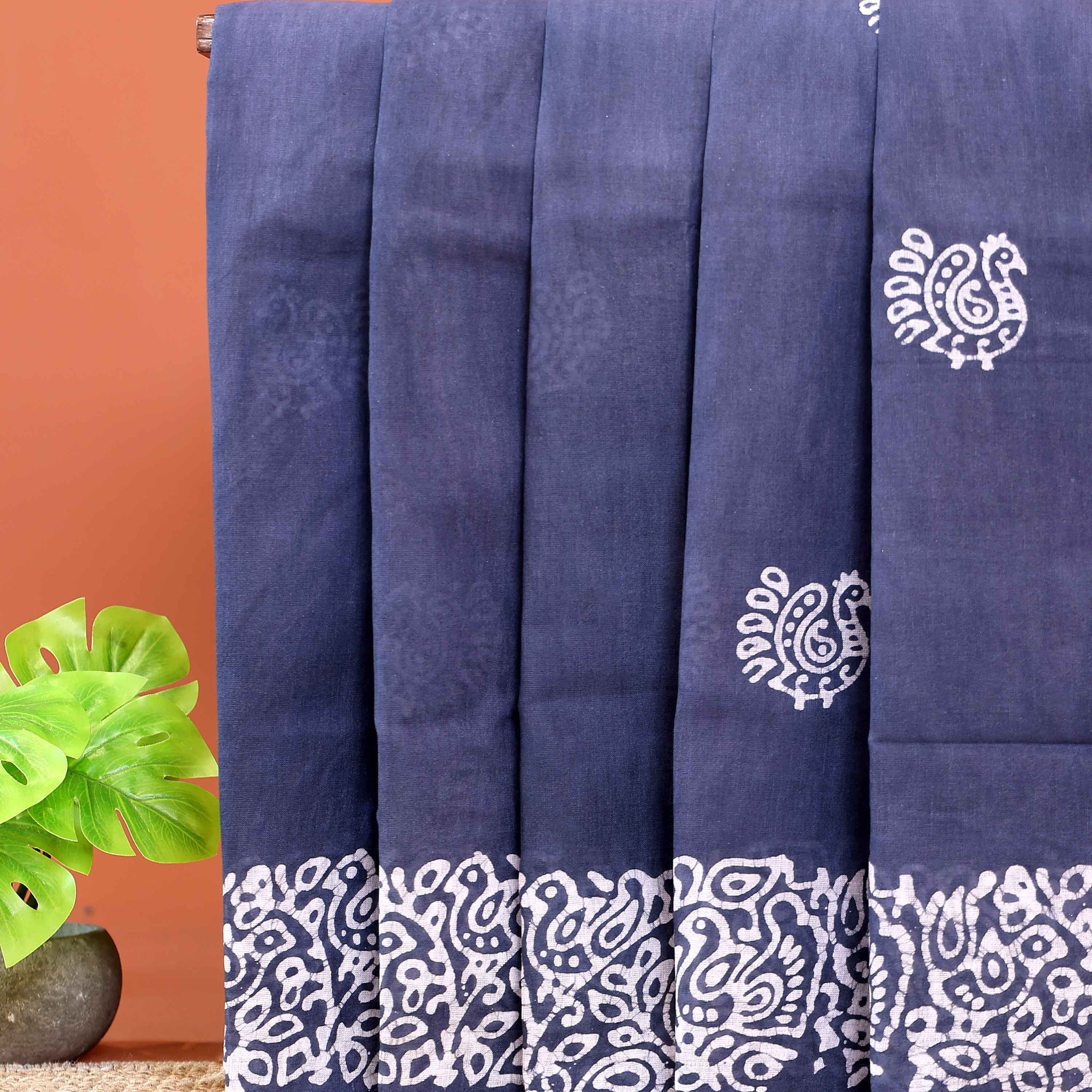 Traditional Sungudi Cotton Saree with Detailed Border and Peacock Design - Blue