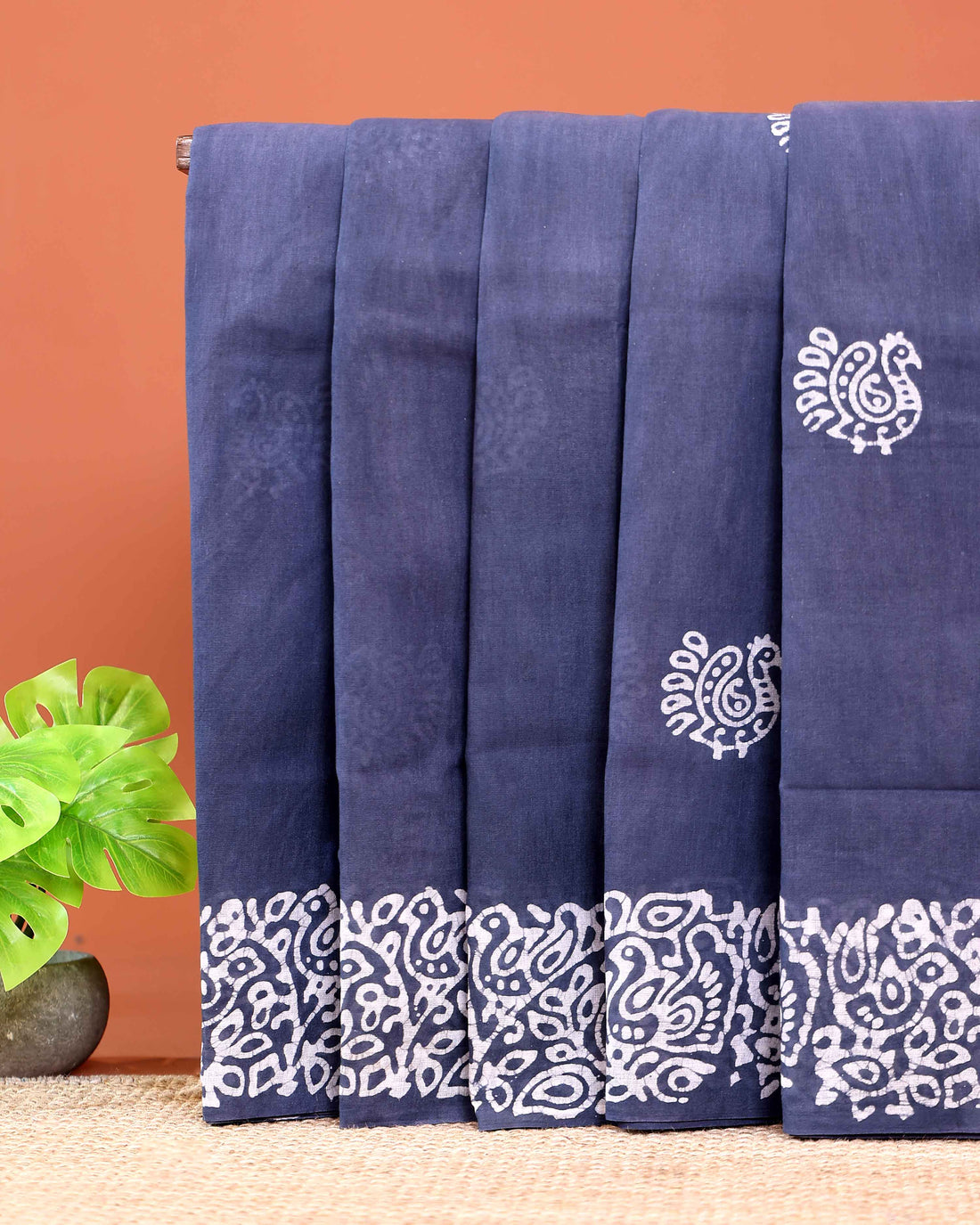 Traditional Sungudi Cotton Saree with Detailed Border and Peacock Design - Blue