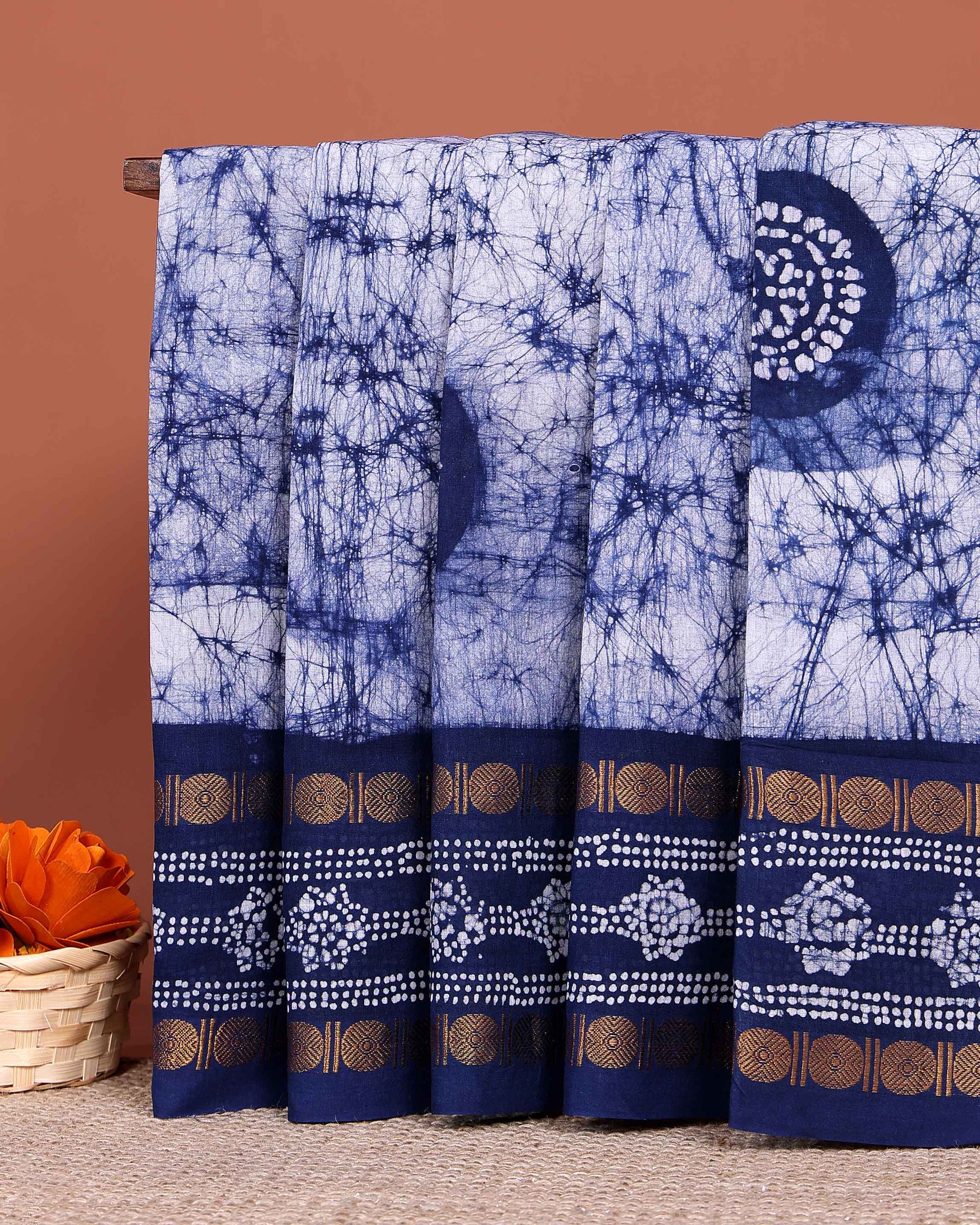 Traditional Sungudi Cotton Saree with Handcrafted Tie-Dye Design and Elegant Zari Woven Border - Blue