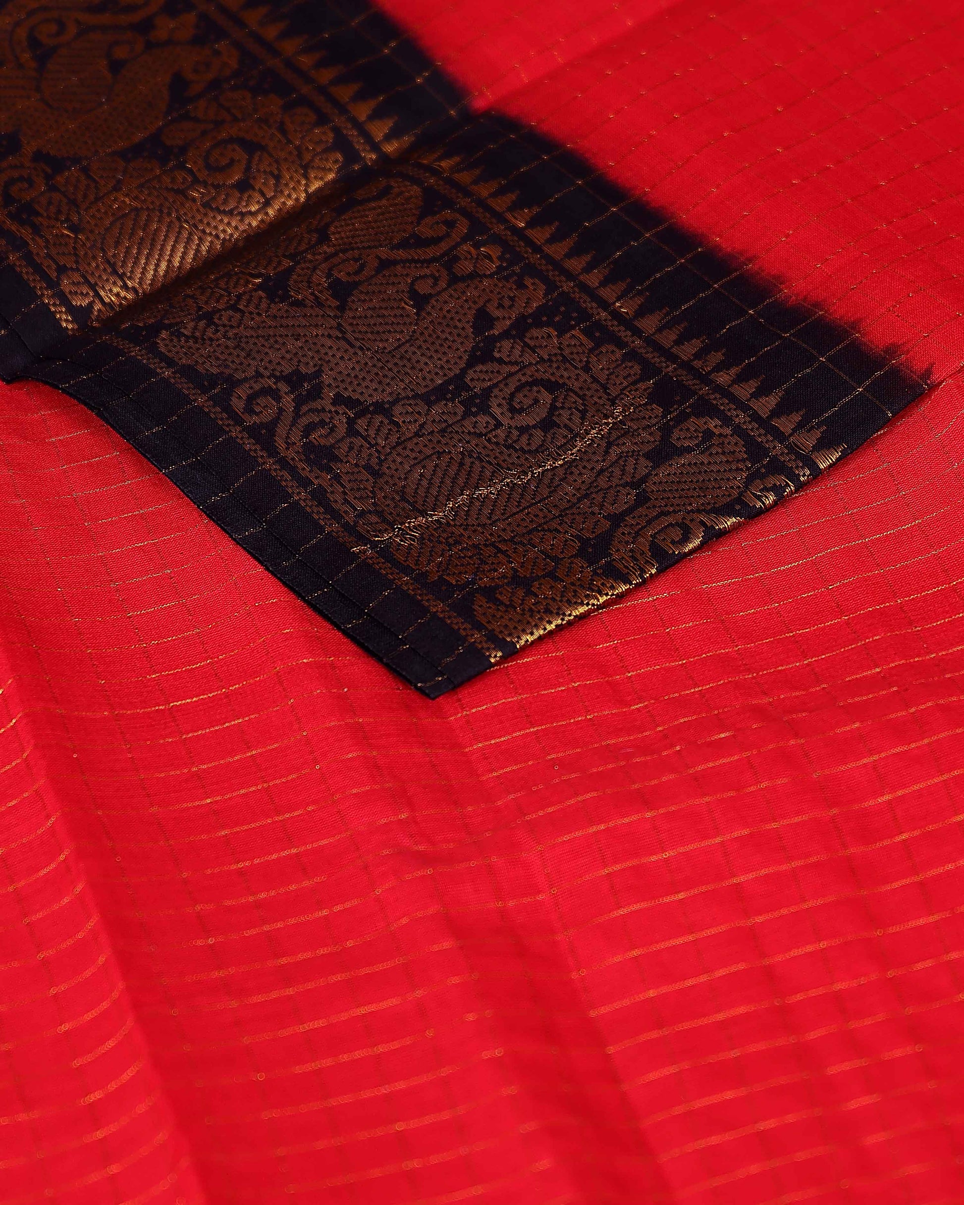 Traditional Sungudi Cotton Saree with Rich Peacock Zari Border and Checked Design - Red
