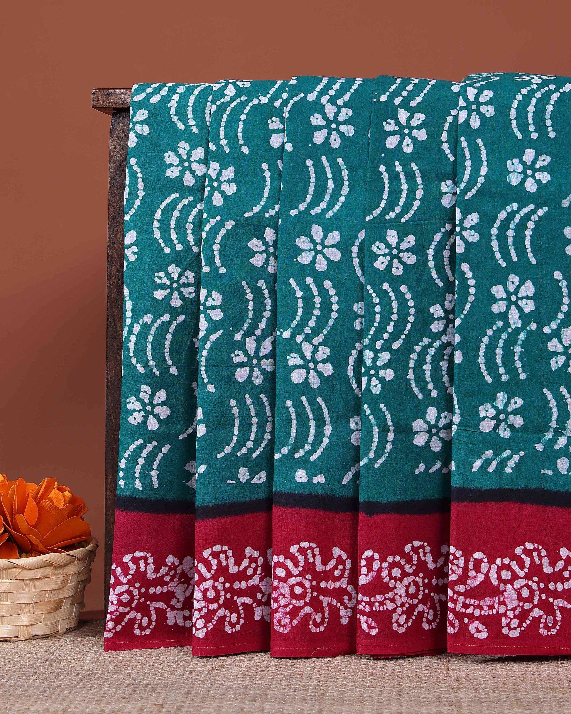 Traditional Sungudi Cotton Saree with Traditional Bandhani Body and Batik Border - Teal