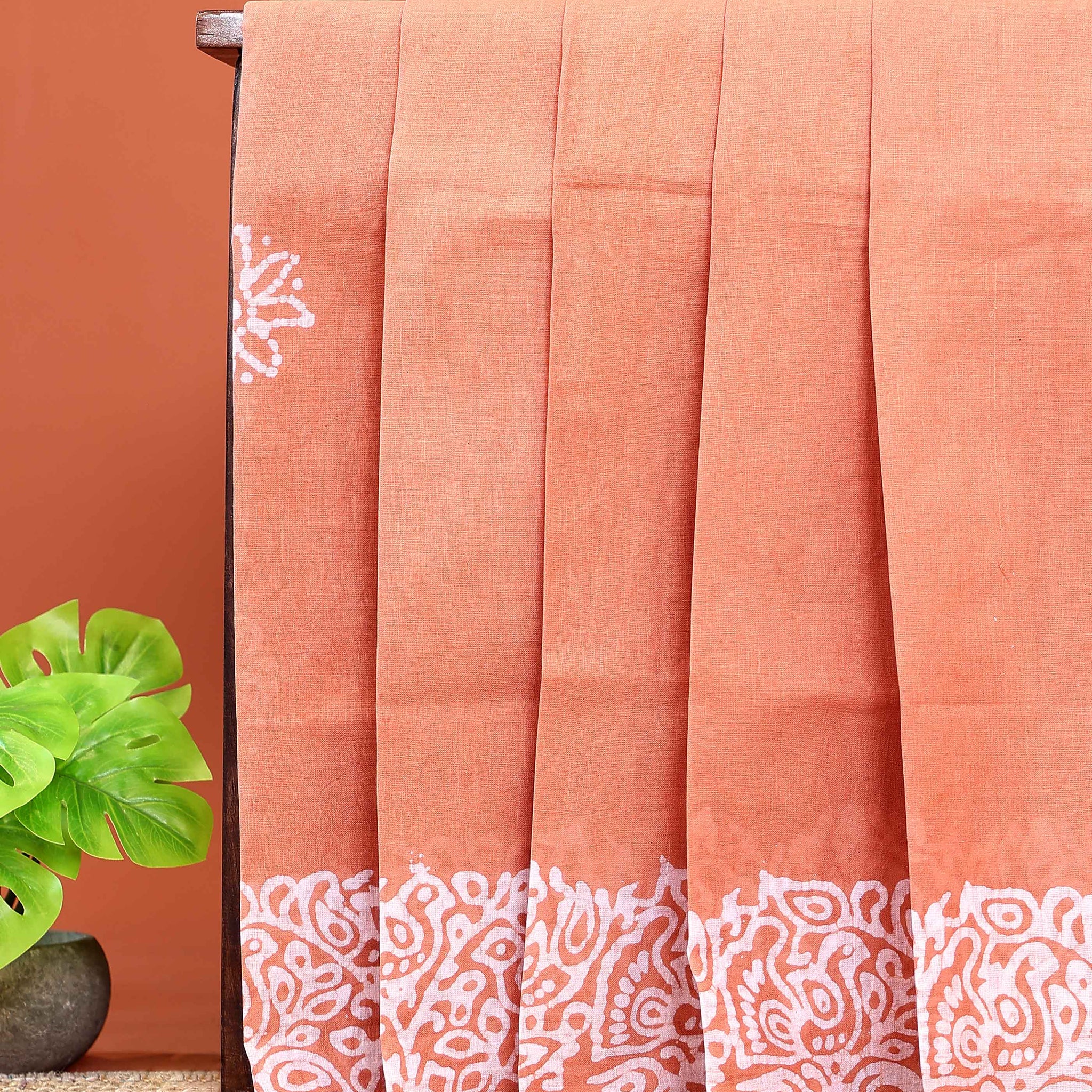Traditional Sungudi Cotton Saree with Traditional Batik Print Border - Peach