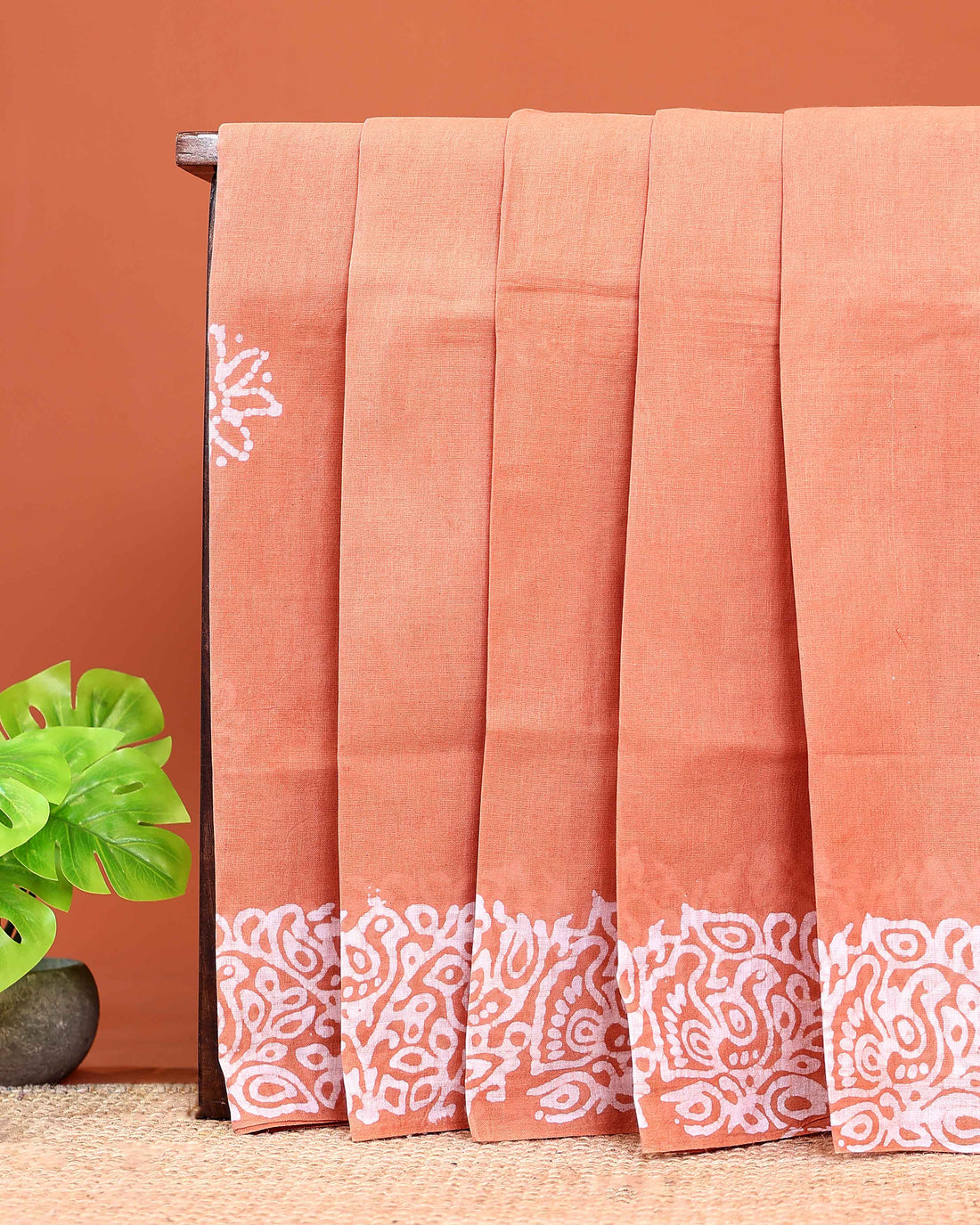 Traditional Sungudi Cotton Saree with Traditional Batik Print Border - Peach