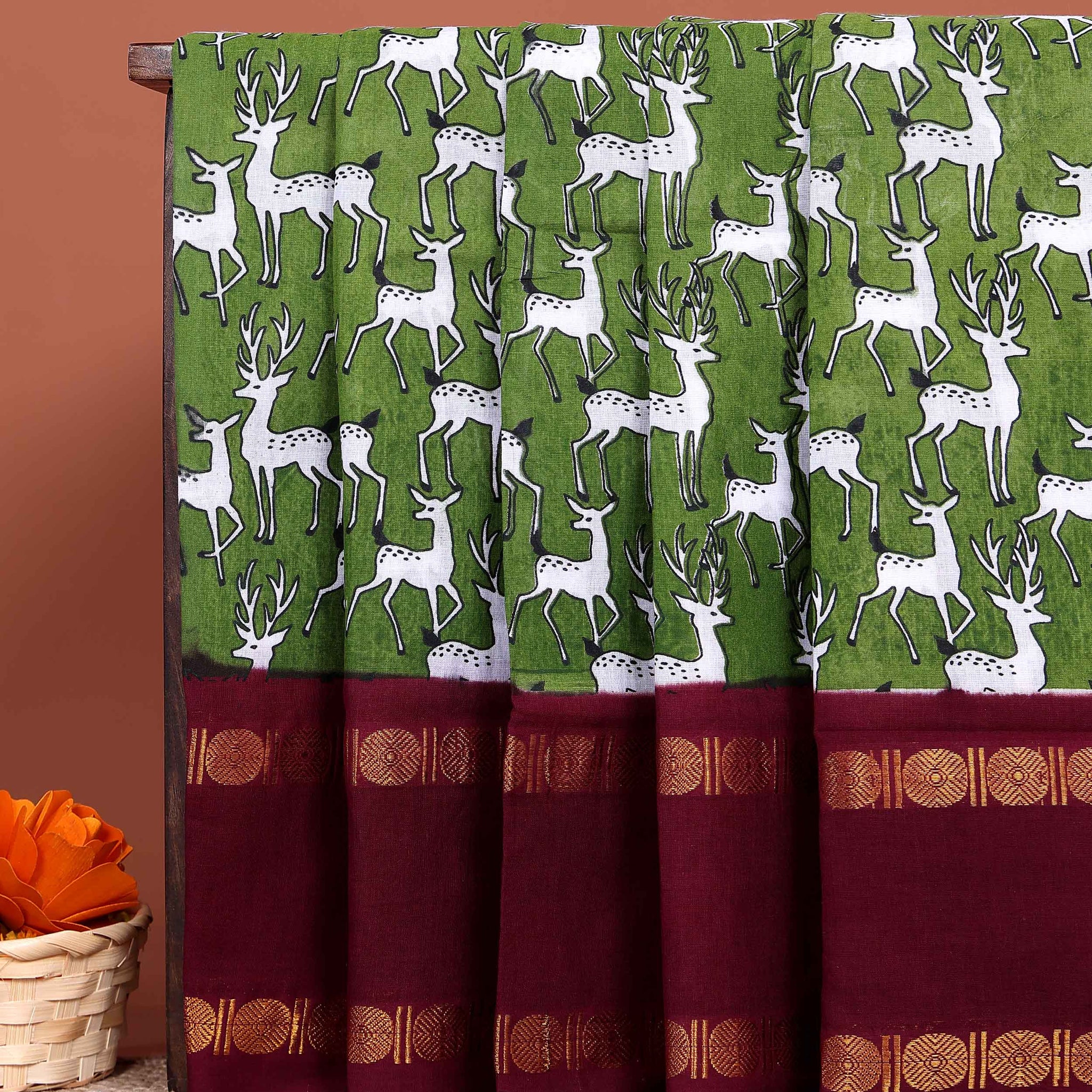 Traditional Sungudi Cotton Saree with Traditional Deer Motifs and Temple Border - Green