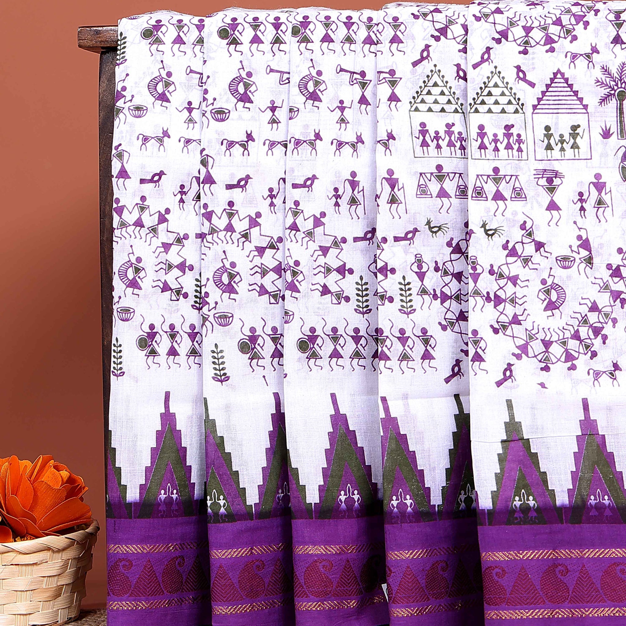 Traditional Sungudi Cotton Saree with Traditional Print and Temple Border - White