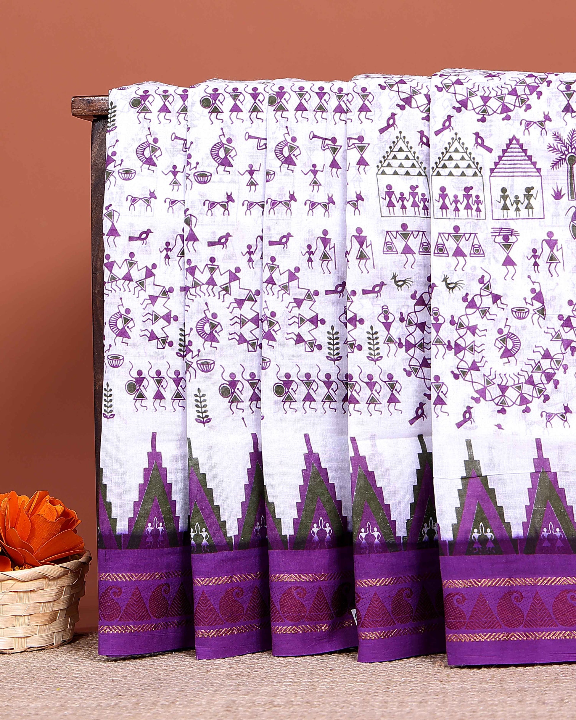 Traditional Sungudi Cotton Saree with Traditional Print and Temple Border - White