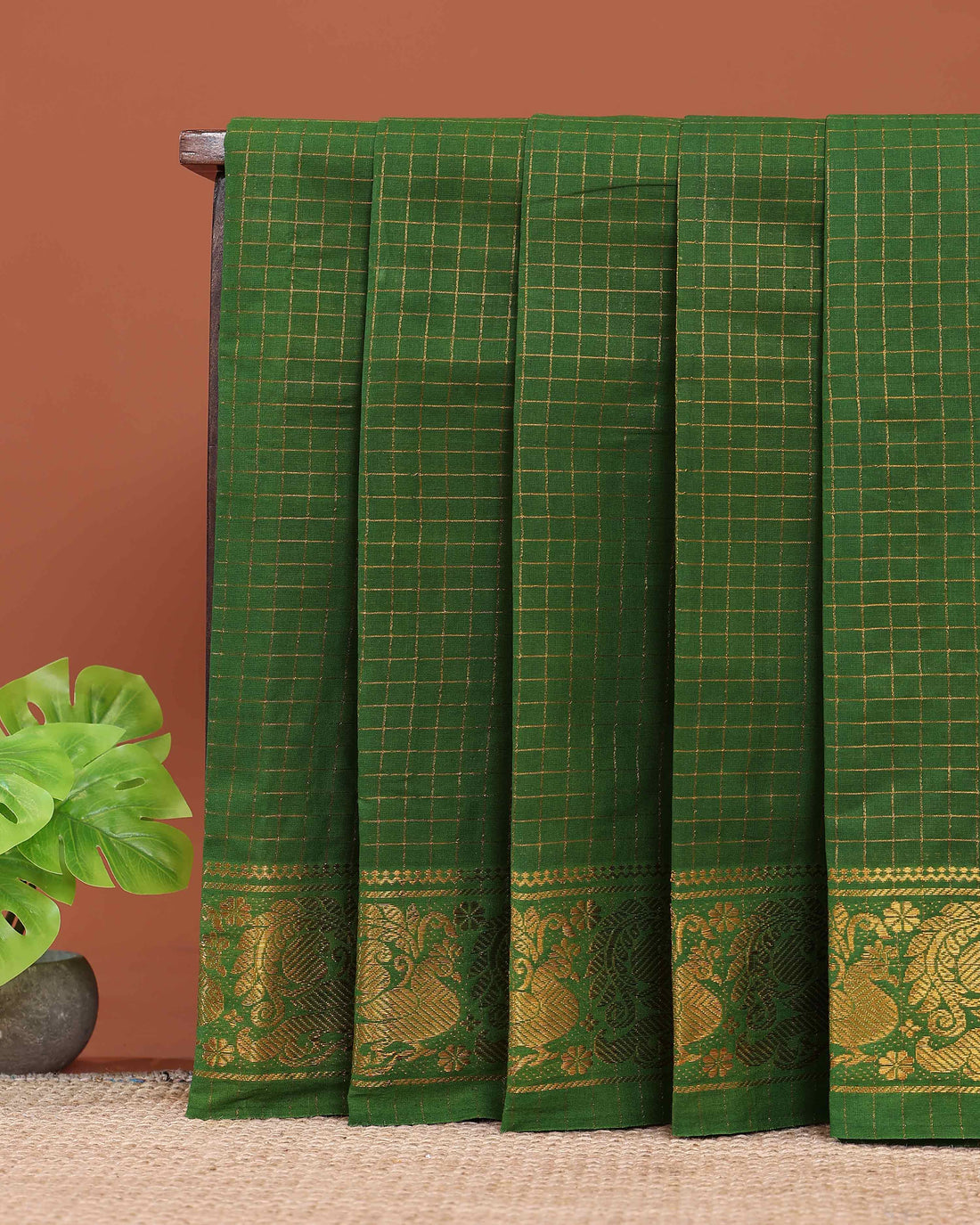 Traditional Sungudi Cotton Saree with Zari Checks and Decorative Zari Border - Green