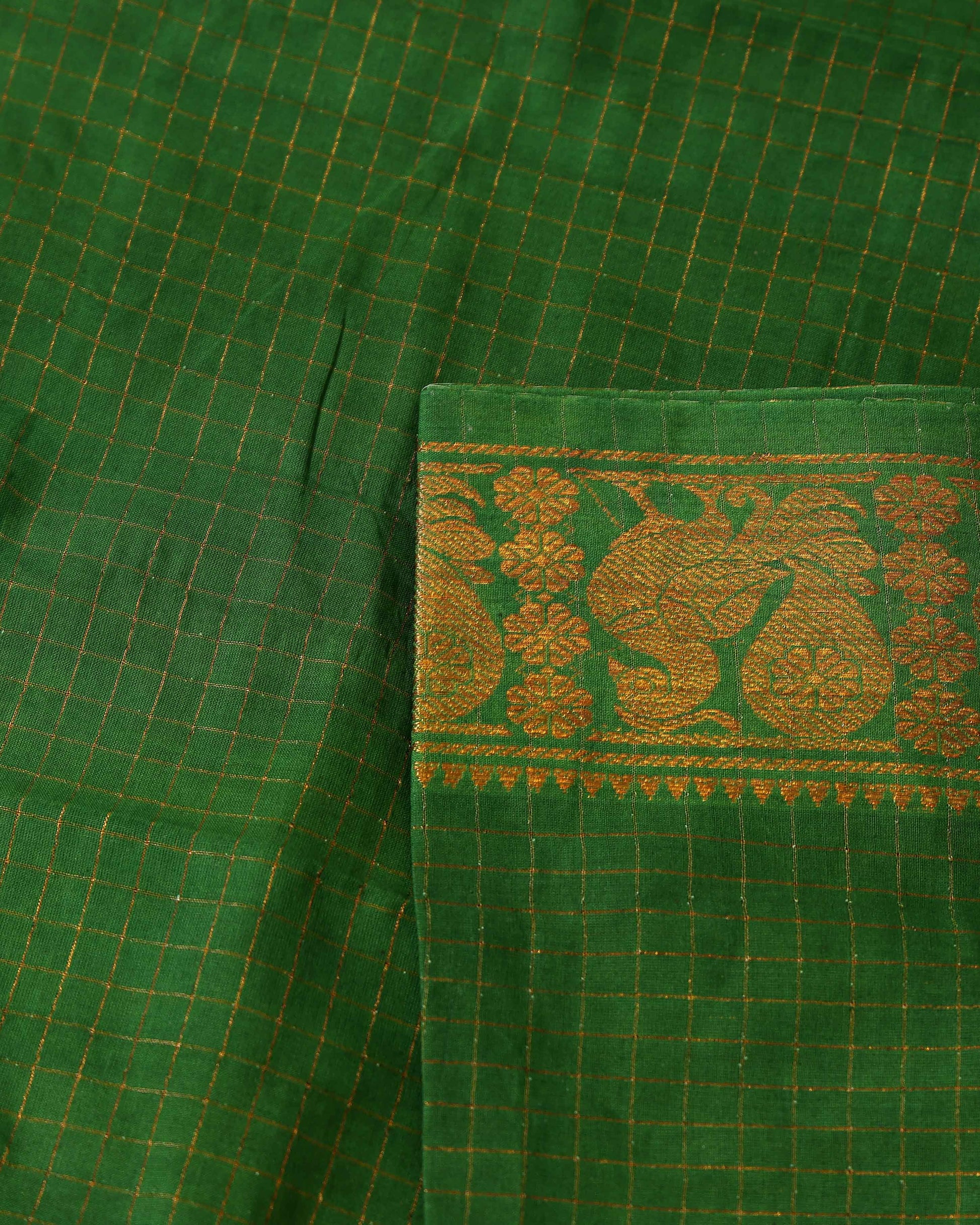 Traditional Sungudi Cotton Saree with Zari Checks and Peacock Motif Border - Green