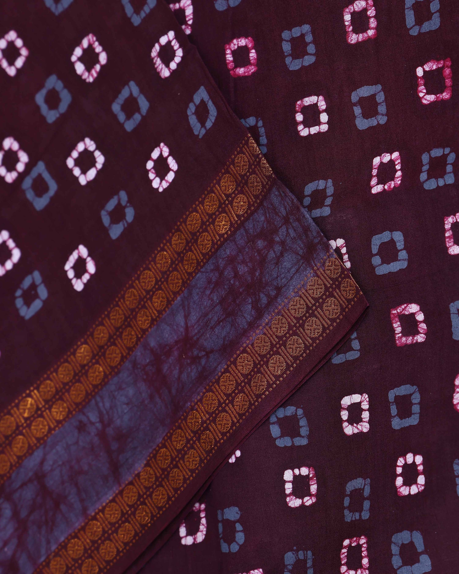 Traditional Traditional Sungudi Cotton Saree with Traditional Bandhani Square Motifs and Contrast Border - Purple