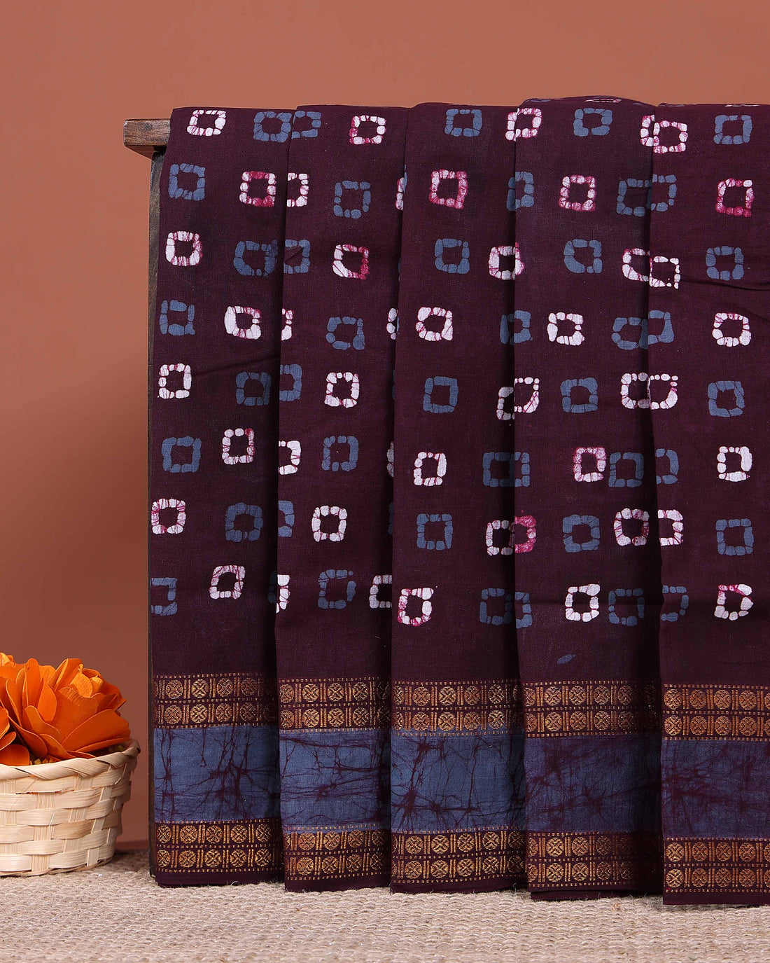 Traditional Traditional Sungudi Cotton Saree with Traditional Bandhani Square Motifs and Contrast Border - Purple