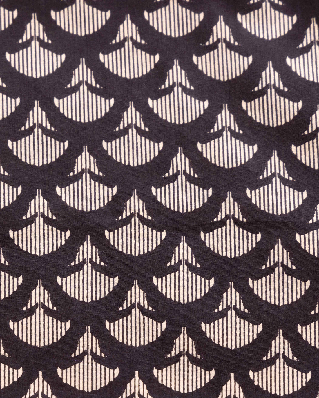 Women's Elegant Wave Motif Print Blouse Material - Black