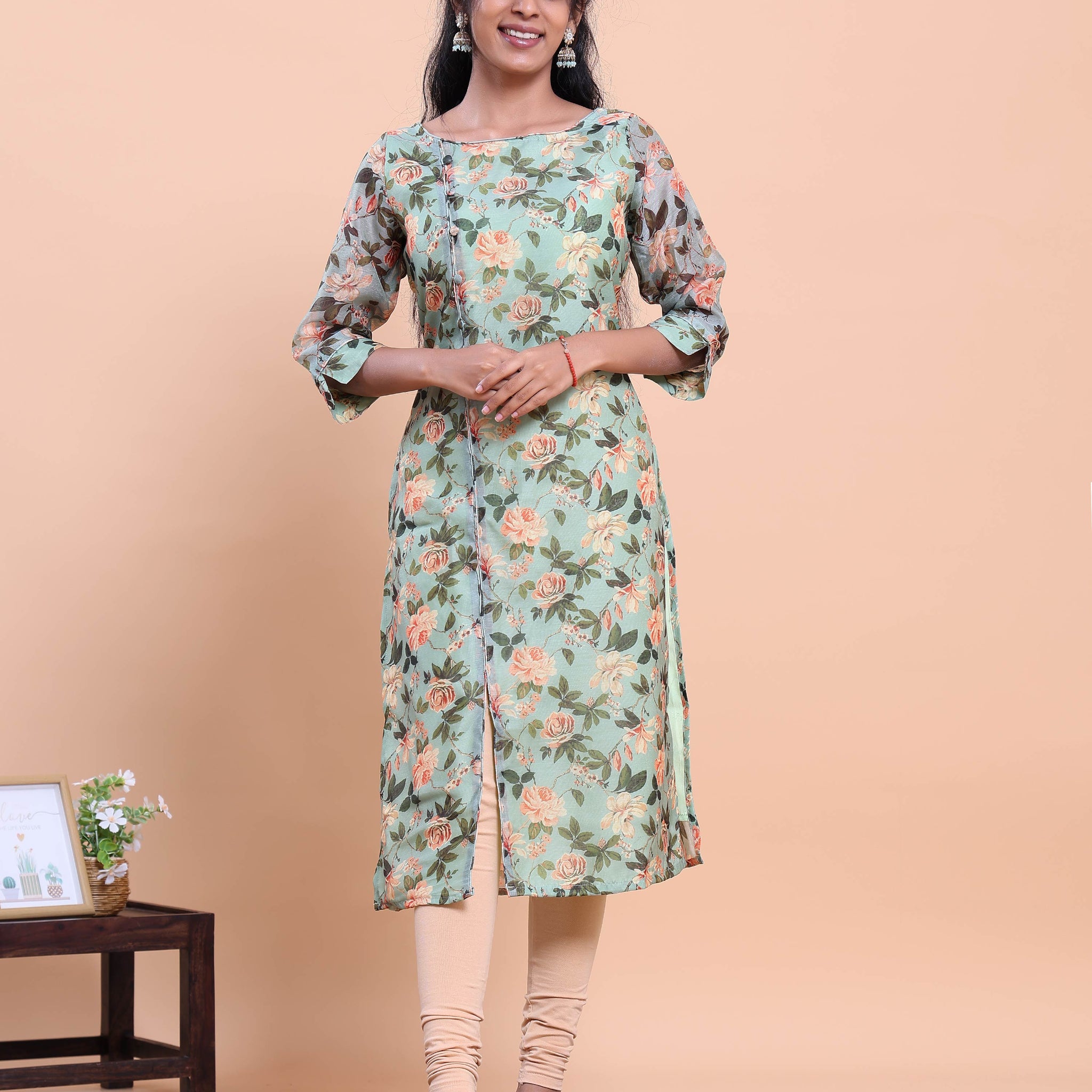Women's Floral Printed Kurta with Front Slit and Round Neckline - Green