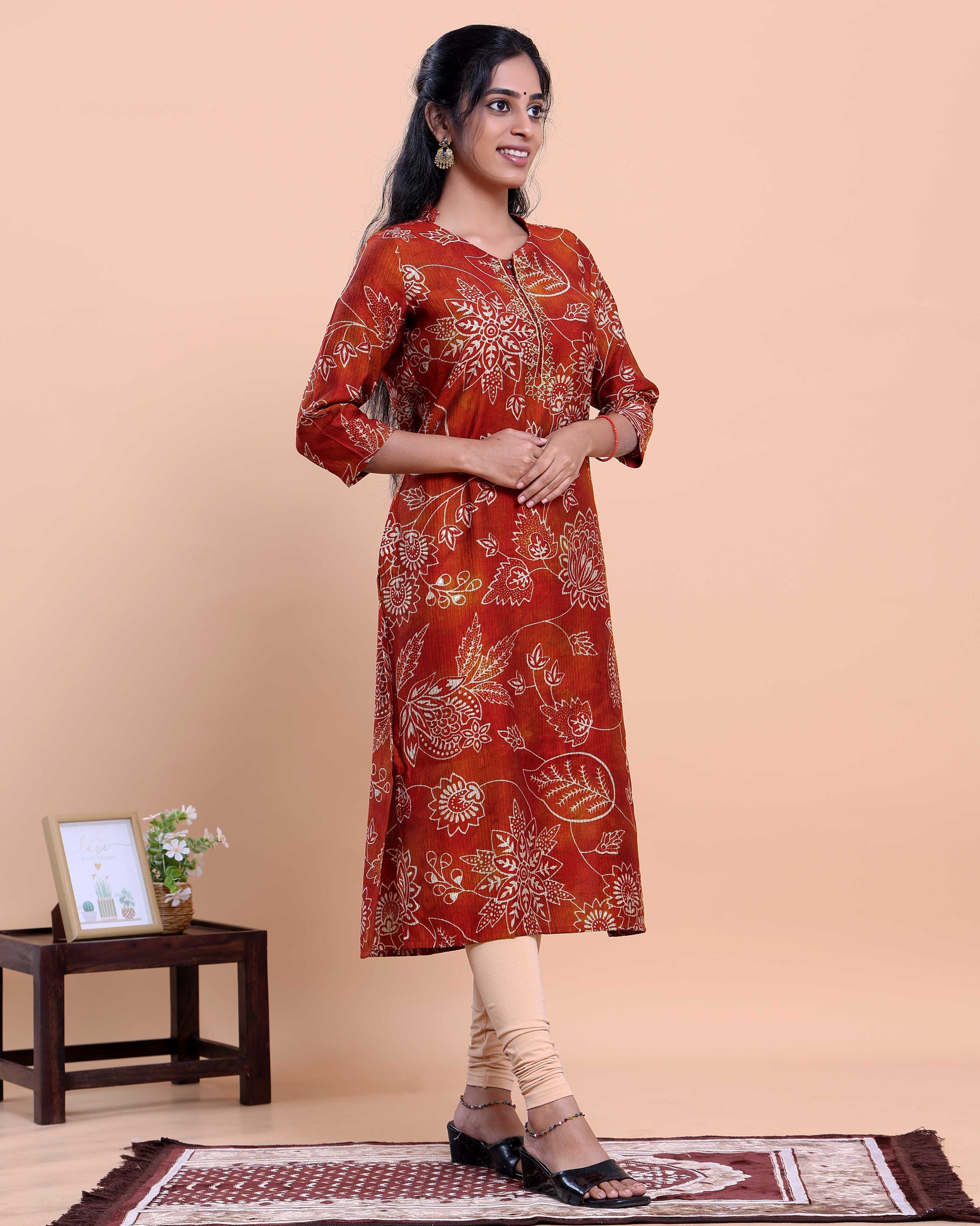 Women's Floral Printed Straight Kurta with V-Neck and 3/4 th Sleeves - Red