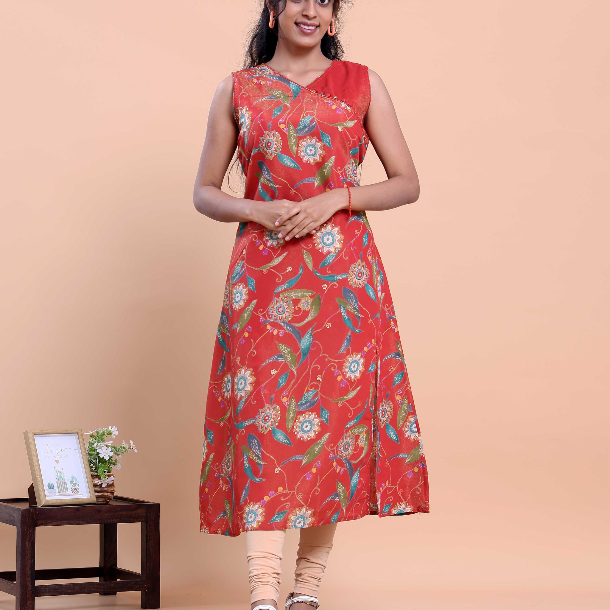 Women's Floral Printed V-Neck Sleeveless A-Line Kurta - Red