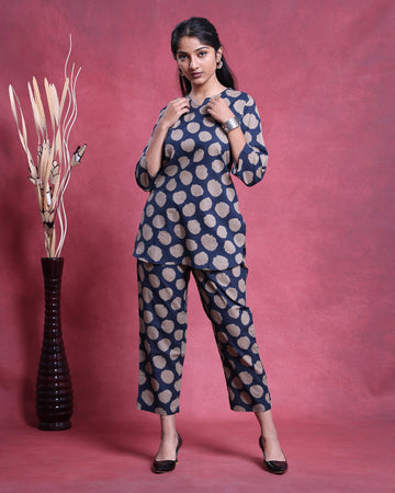 Women’s Printed Night Wear Suit with 3/4 Sleeve Top and Straight Fit Pants - Navy Blue