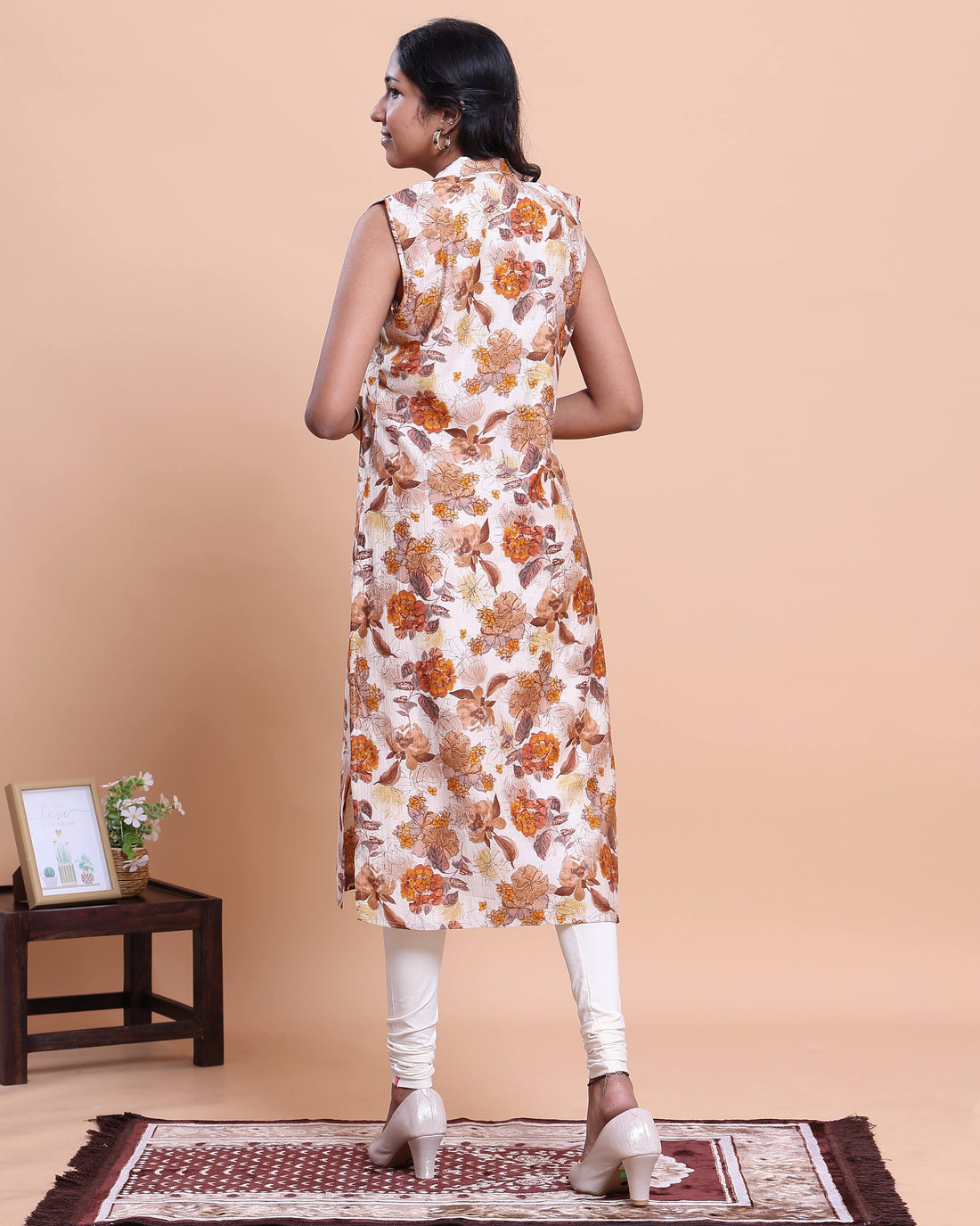 Women's Sleeveless Collared Floral Printed Straight Kurta - Off White