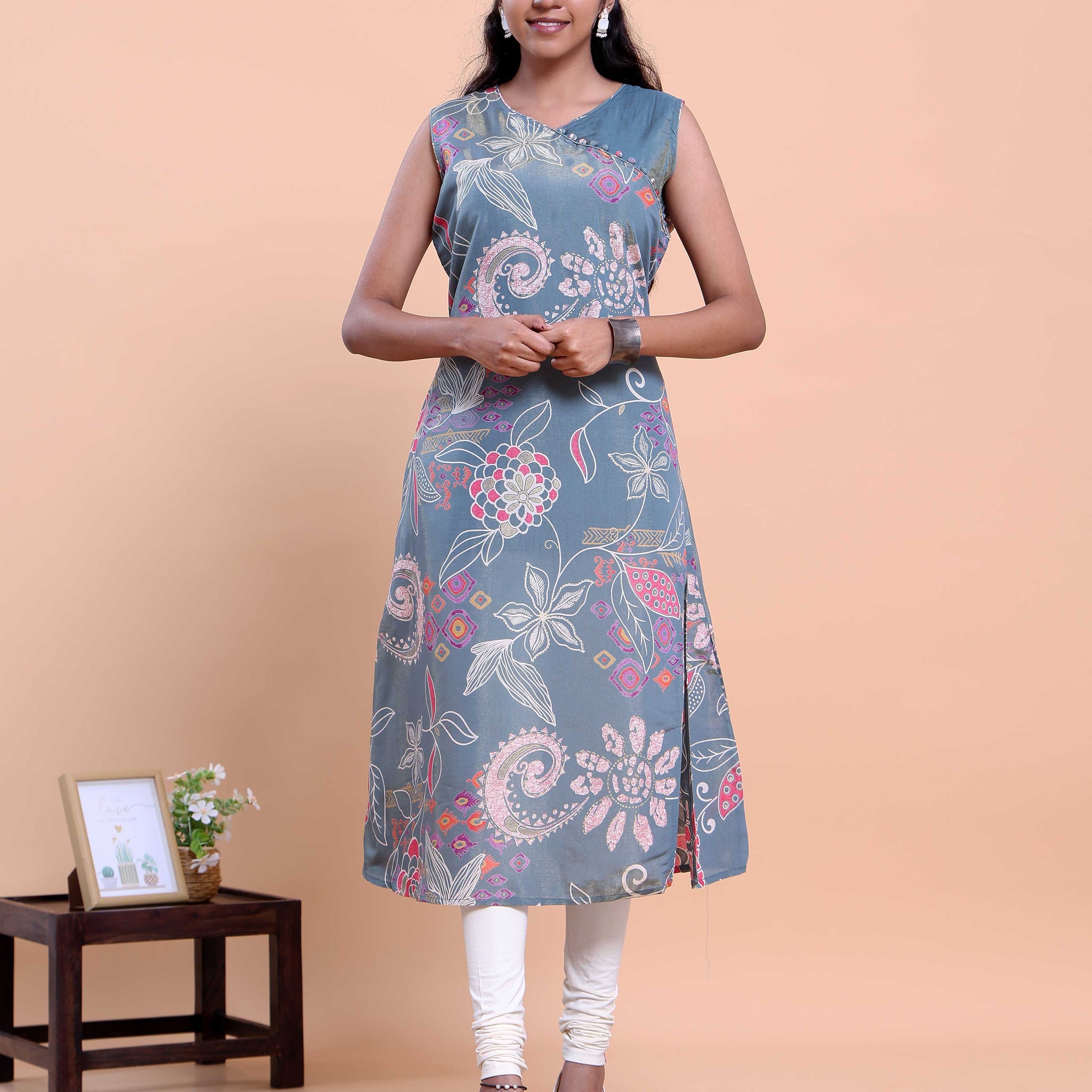 Women's Sleeveless Floral and Paisley Printed V-Neck Kurta - Grey