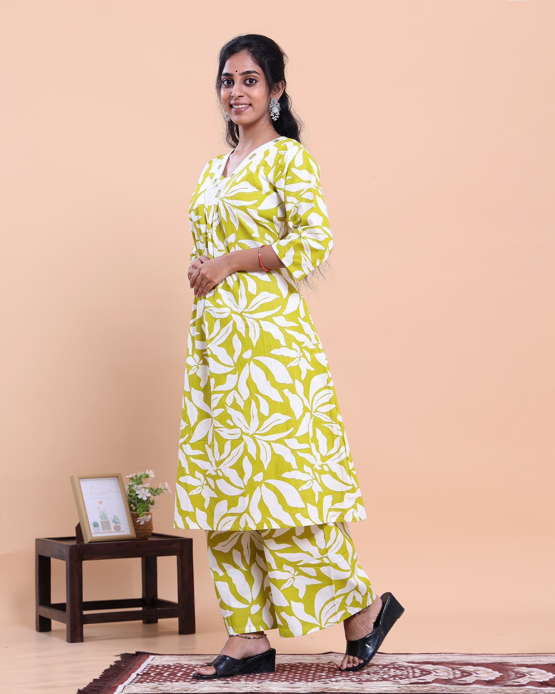 Womens Printed A-Line Kurta and Palazzo Set with V-Neck and 3/4 Sleeves - Green