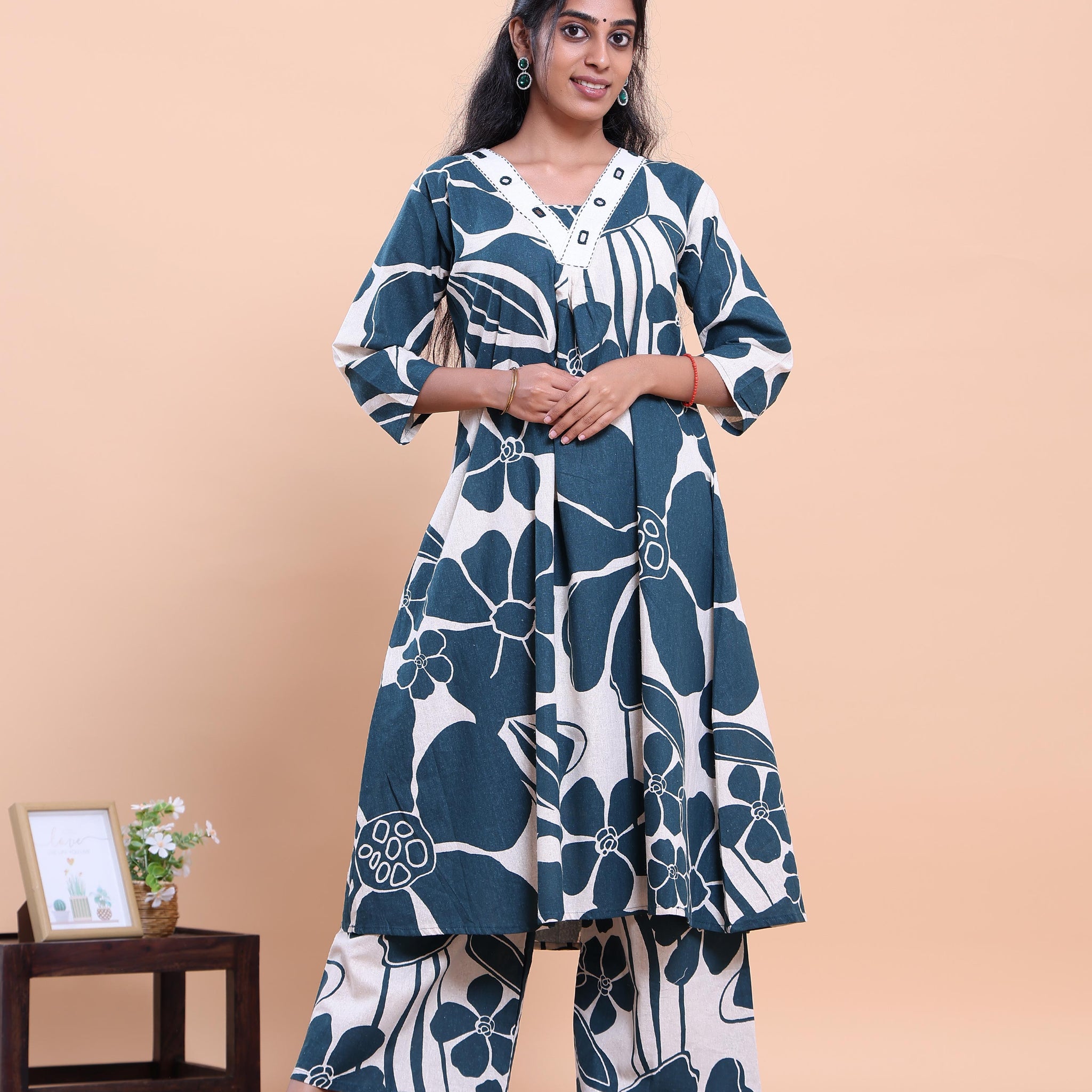 Womens Printed A-Line Kurta and Palazzo Set with V-Neck and 3/4 Sleeves - Teal