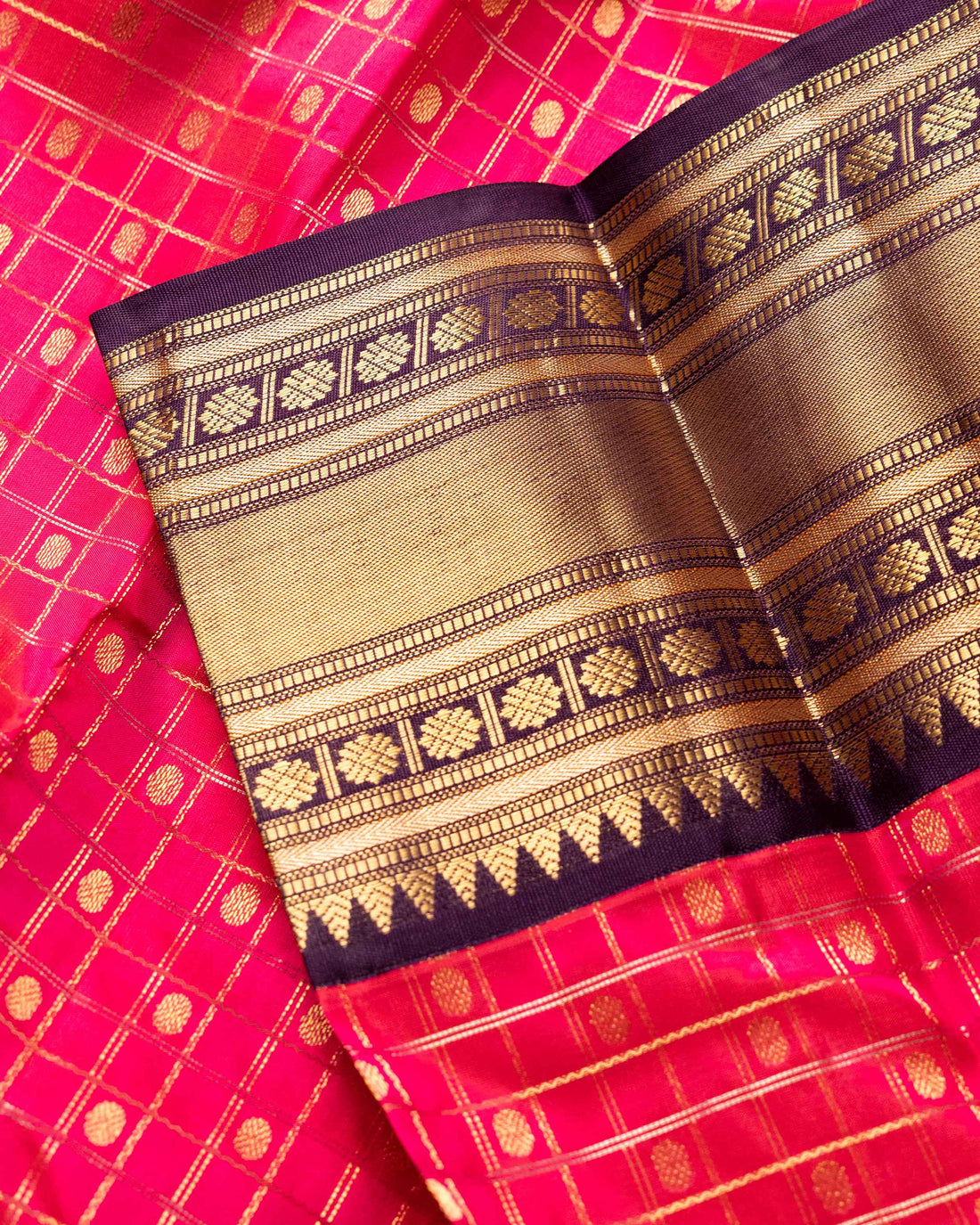 elegant-handloom-kanchipuram-pure-silk-saree-with-all-over-checks-pattern-and-intricate-zari-border-pink